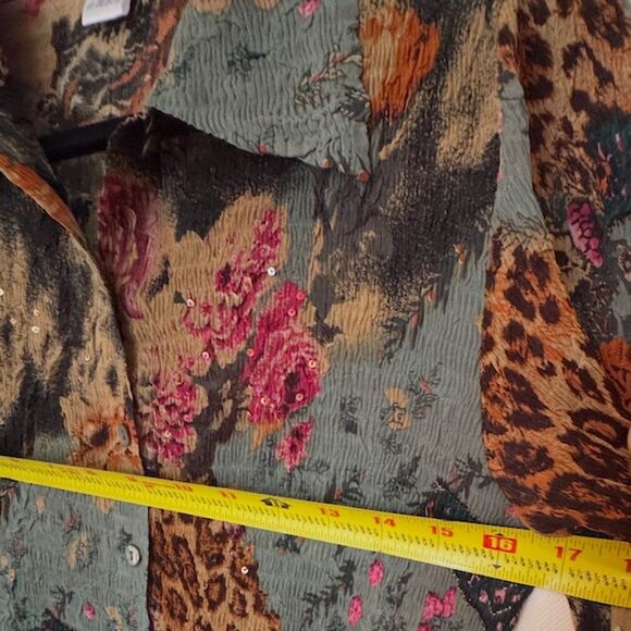 Alberto Makali sequined crinkle animal print button down top S/L - Picture 8 of 8